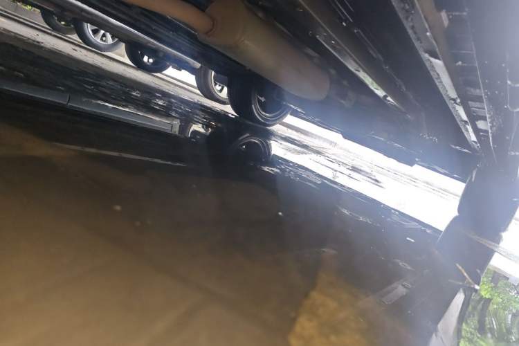 Used SAIC MAXUS G50 2019 1.5T First Edition Automatic Luxury Version 6 Seats Chassis Rear Right