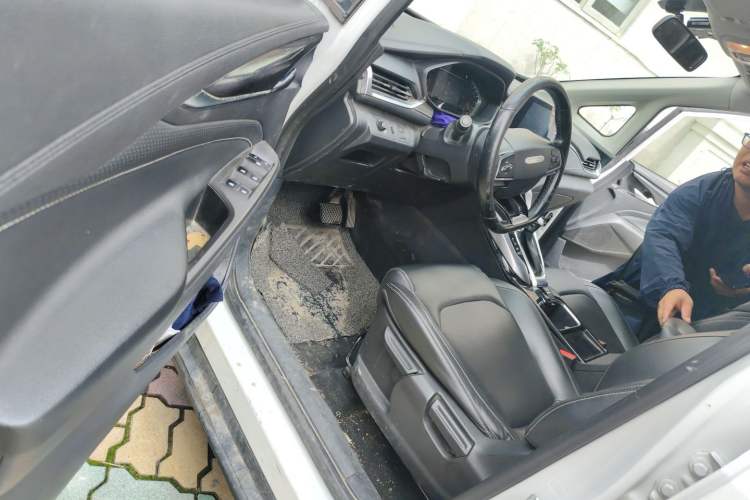 Used SAIC MAXUS G50 2019 1.5T Automatic Elite Edition China VI Standard Driver Seat