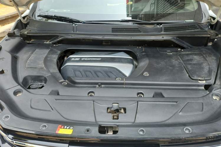 Used SAIC MAXUS G50 2019 1.5T Automatic Luxury Edition China VI Standard Engine Bay
