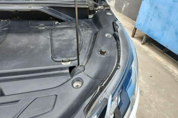 Used SAIC MAXUS G50 2019 1.5T Automatic Luxury Edition China VI Standard Engine Bay Left