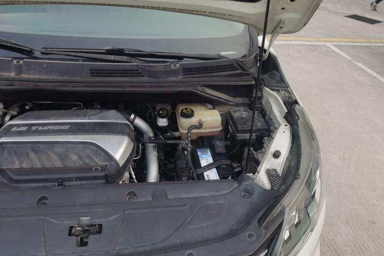 Used SAIC MAXUS G50 2019 1.5T Automatic Elite Edition China V Standard Engine Bay Left