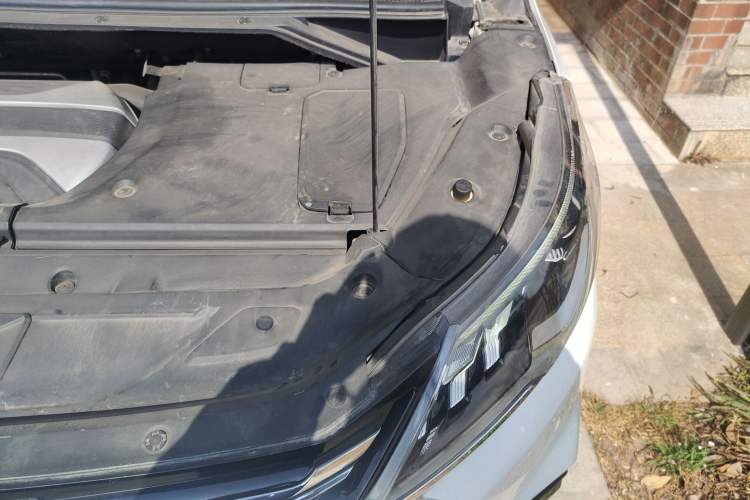 Used SAIC MAXUS G50 2019 1.5T Automatic Elite Edition China V Standard Engine Bay Left