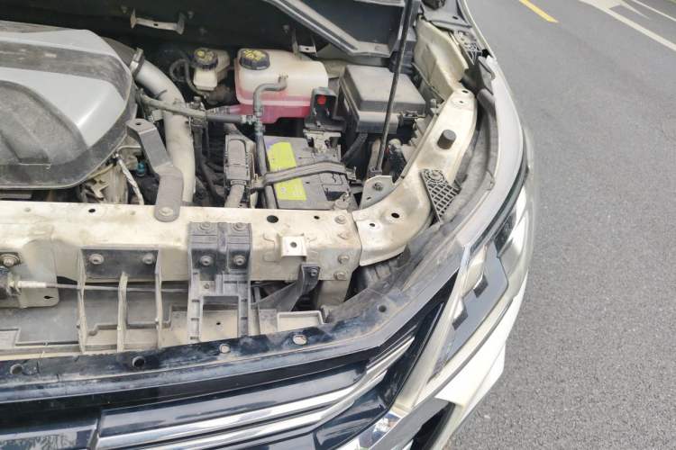 Used SAIC MAXUS G50 2019 1.5T Automatic Elite Edition China V Standard Engine Bay Left