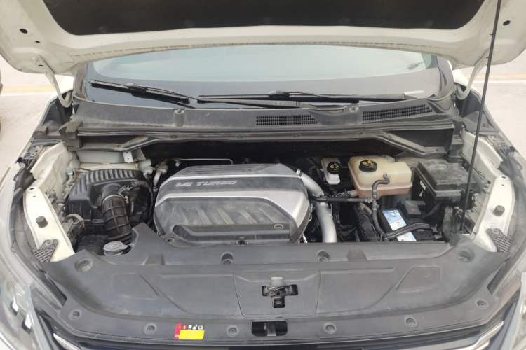 Used SAIC MAXUS G50 2019 1.5T Automatic Elite Edition China V Standard Engine Bay