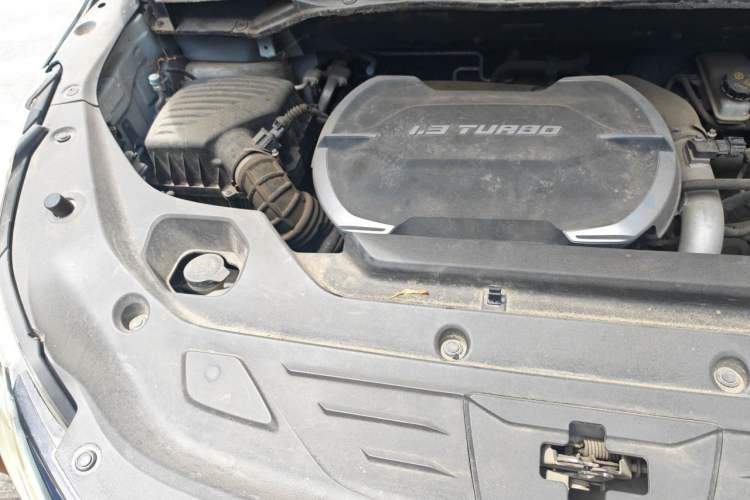 Used SAIC MAXUS G50 2019 1.3T Manual Enjoyment Base Model China V Standard Engine Bay Right