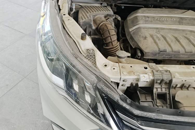 Used SAIC MAXUS G50 2019 1.5T First Edition Automatic Luxury Version 6 Seats Engine Bay Right
