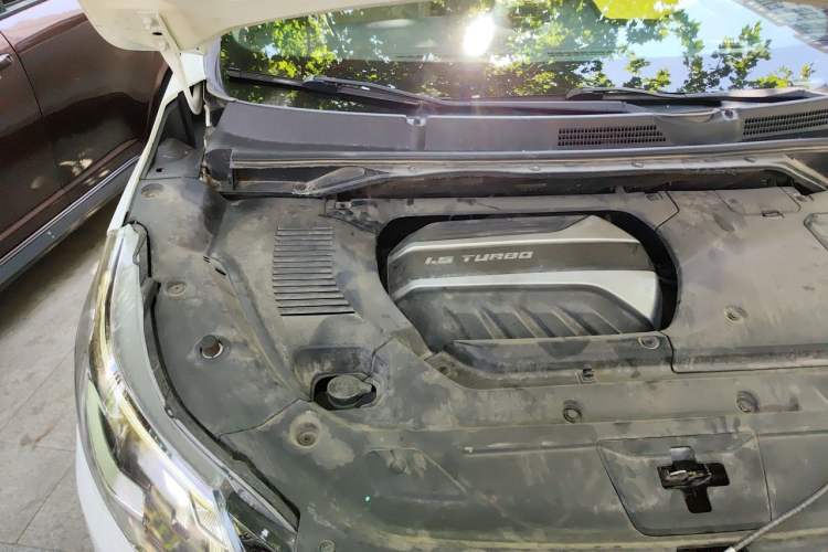 Used SAIC MAXUS G50 2019 1.5T Automatic Luxury Edition China VI Standard Engine Bay Right