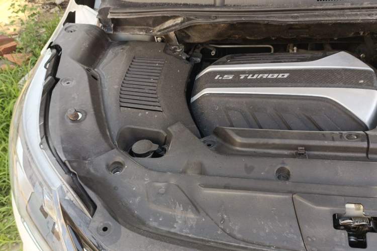 Used SAIC MAXUS G50 2019 1.5T First Edition Automatic Luxury Version 6 Seats Engine Bay Right