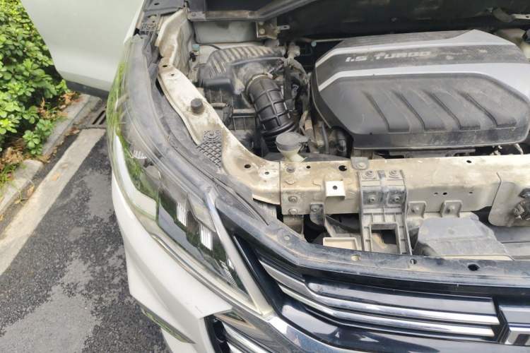 Used SAIC MAXUS G50 2019 1.5T Automatic Elite Edition China V Standard Engine Bay Right