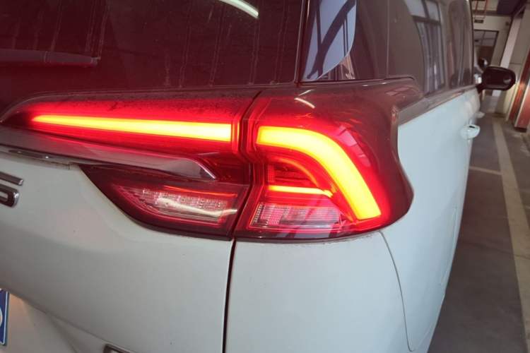 Used SAIC MAXUS G50 2019 1.5T Automatic Luxury Edition China VI Standard Exterior 3