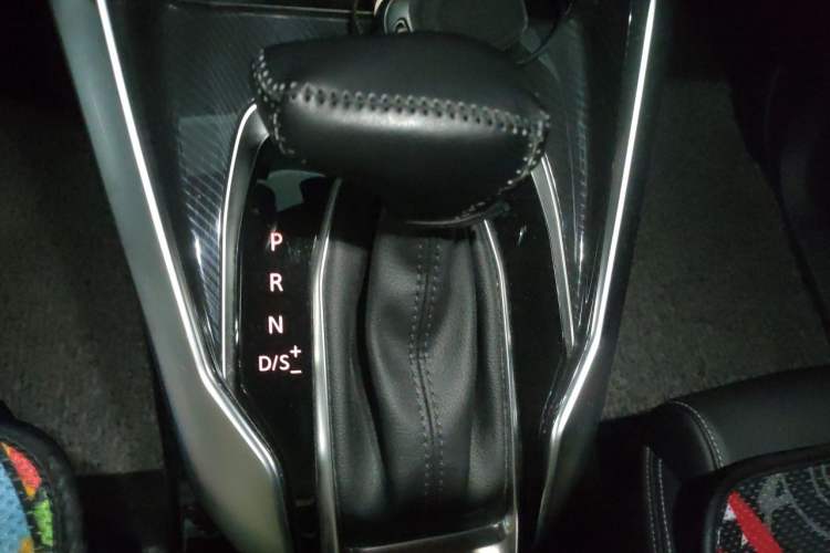 Used SAIC MAXUS G50 2019 1.5T Automatic Luxury Edition China VI Standard Gear Lever
