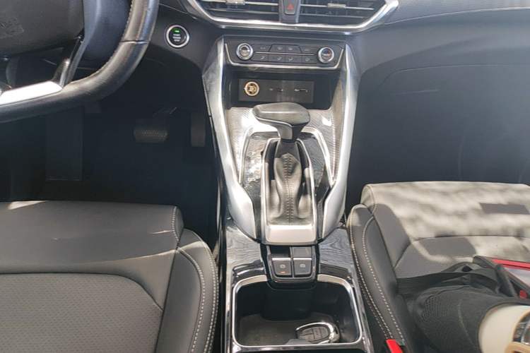 Used SAIC MAXUS G50 2019 1.5T First Edition Automatic Luxury Version 7 Seats Gear Lever