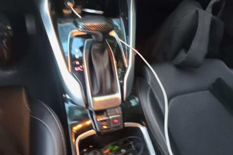 Used SAIC MAXUS G50 2019 1.5T Automatic Elite Edition China V Standard Gear Lever