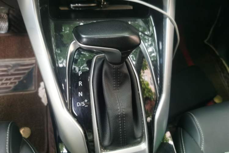 Used SAIC MAXUS G50 2019 1.5T First Edition Automatic Luxury Version 7 Seats Gear Lever