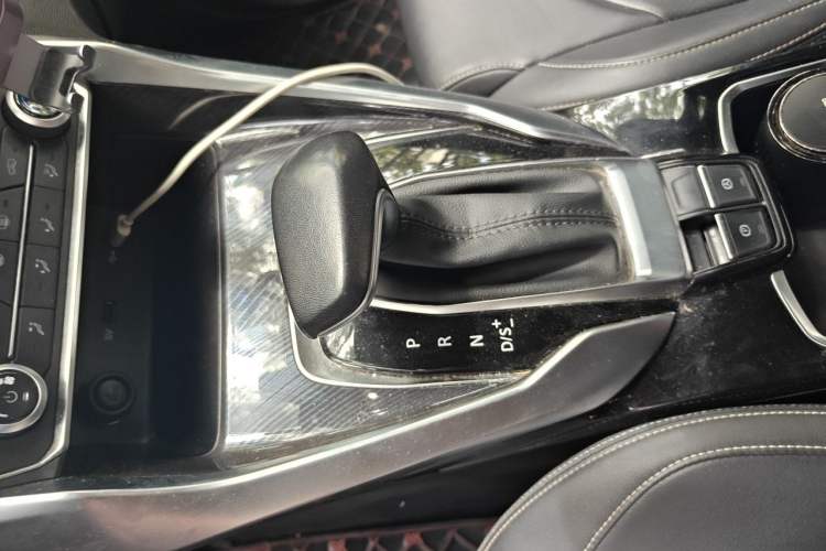 Used SAIC MAXUS G50 2019 1.5T Automatic Luxury Edition China V Standard Gear Lever