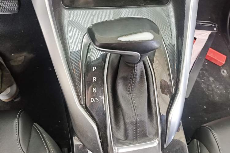 Used SAIC MAXUS G50 2019 1.5T First Edition Automatic Luxury Version 6 Seats Gear Lever