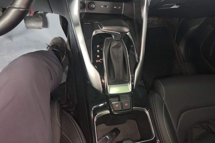 Used SAIC MAXUS G50 2019 1.5T Automatic Luxury Edition China VI Standard Gear Lever