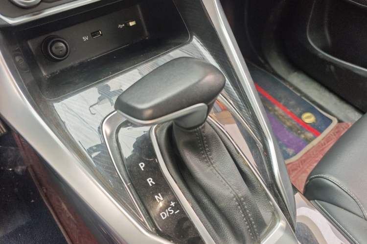 Used SAIC MAXUS G50 2019 1.5T Automatic Luxury Edition China V Standard Gear Lever