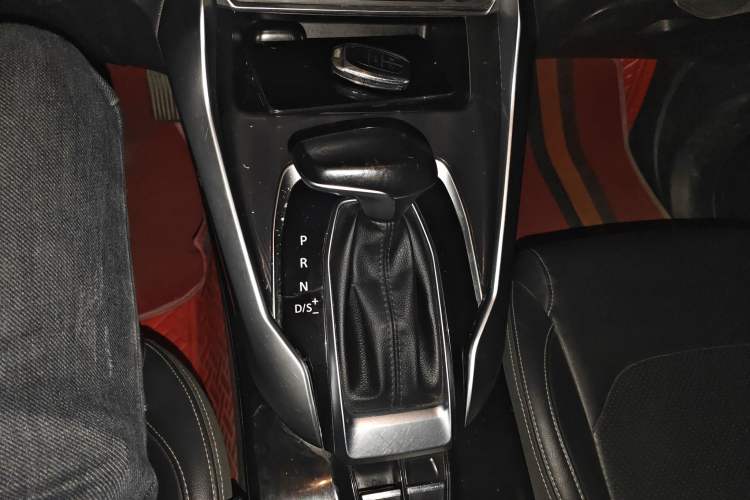 Used SAIC MAXUS G50 2019 1.5T Automatic Elite Edition China VI Standard Gear Lever