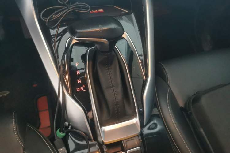 Used SAIC MAXUS G50 2019 1.5T Automatic Elite Edition China V Standard Gear Lever
