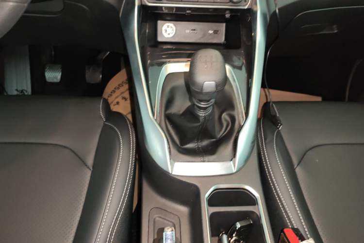 Used SAIC MAXUS G50 2019 1.3T Manual Elite Edition China VI Standard Gear Lever