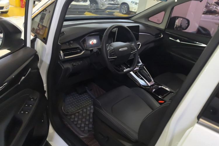 Used SAIC MAXUS G50 2019 1.5T Automatic Luxury Edition China VI Standard Interior 2