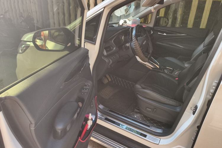 Used SAIC MAXUS G50 2019 1.5T First Edition Automatic Luxury Version 7 Seats Interior 3