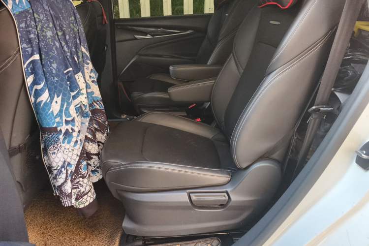 Used SAIC MAXUS G50 2019 1.5T First Edition Automatic Luxury Version 7 Seats Interior 4