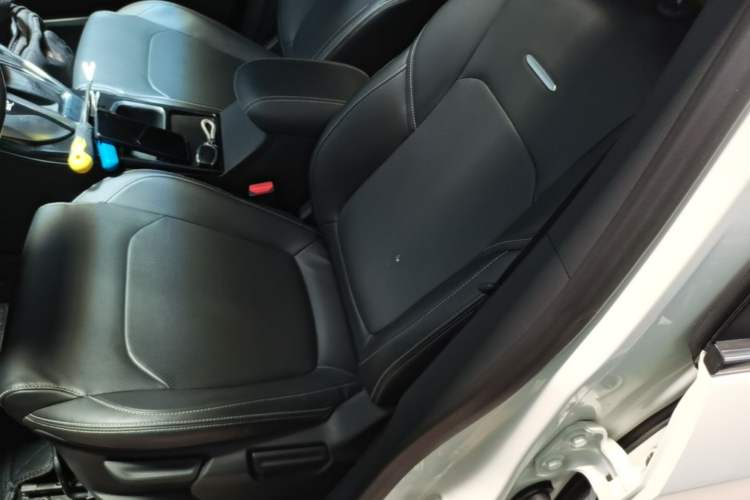 Used SAIC MAXUS G50 2019 1.5T Automatic Elite Edition China VI Standard Left Front Seat