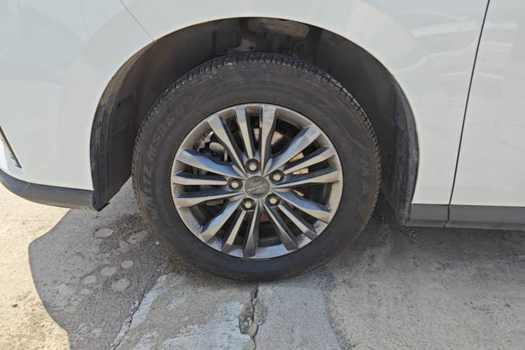 Used SAIC MAXUS G50 2019 1.3T Manual Elite Edition China V Standard Left Front Wheel Hub