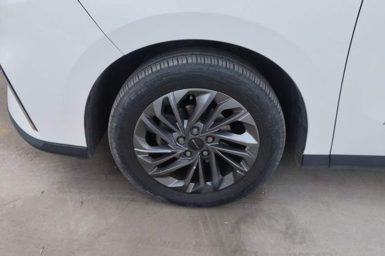 Used SAIC MAXUS G50 2019 1.5T First Edition Automatic Luxury Version 6 Seats Left Front Wheel Hub