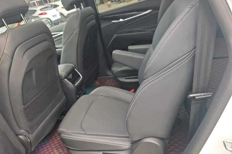 Used SAIC MAXUS G50 2019 1.5T First Edition Automatic Luxury Version 6 Seats Left Rear Seat