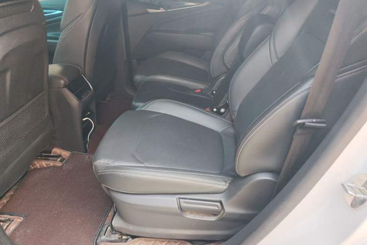 Used SAIC MAXUS G50 2019 1.5T First Edition Automatic Luxury Version 7 Seats Left Rear Seat