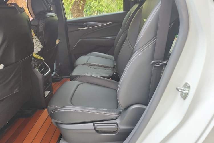 Used SAIC MAXUS G50 2019 1.5T Automatic Luxury Edition China VI Standard Left Rear Seat