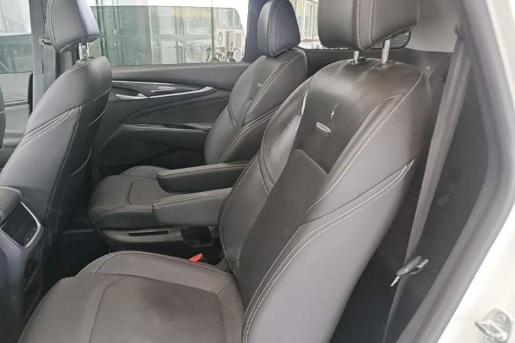 Used SAIC MAXUS G50 2019 1.5T First Edition Automatic Luxury Version 6 Seats Left Rear Seat