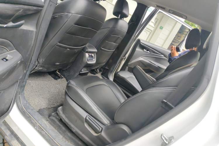 Used SAIC MAXUS G50 2019 1.5T Automatic Elite Edition China VI Standard Left Rear Seat