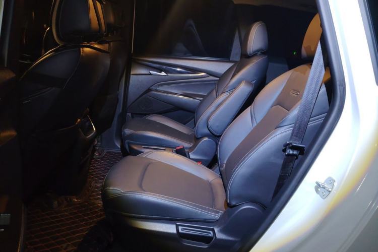 Used SAIC MAXUS G50 2019 1.5T First Edition Automatic Luxury Version 6 Seats Left Rear Seat