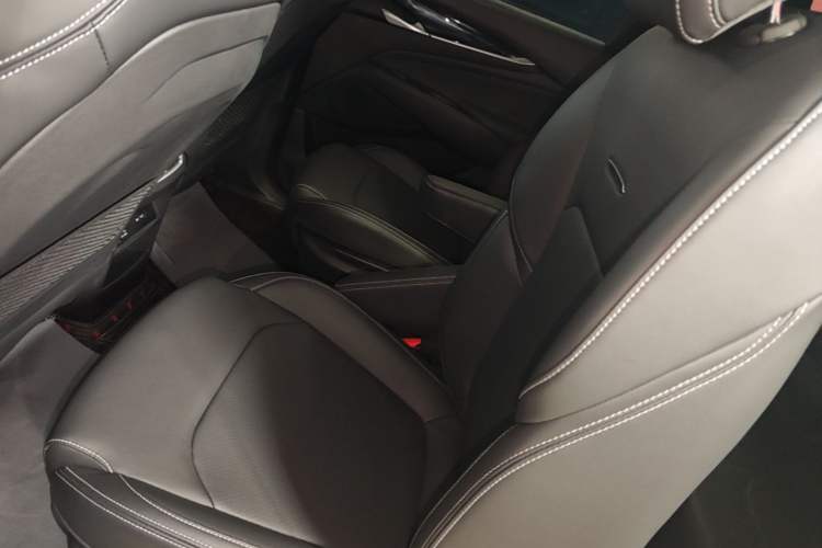 Used SAIC MAXUS G50 2019 1.5T Automatic Luxury Edition China VI Standard Left Rear Seat