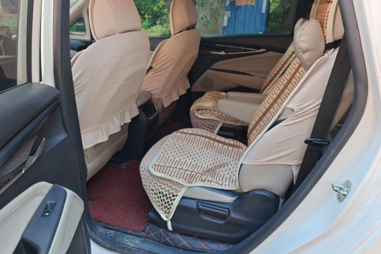Used SAIC MAXUS G50 2019 1.5T Automatic Elite Edition China VI Standard Left Rear Seat