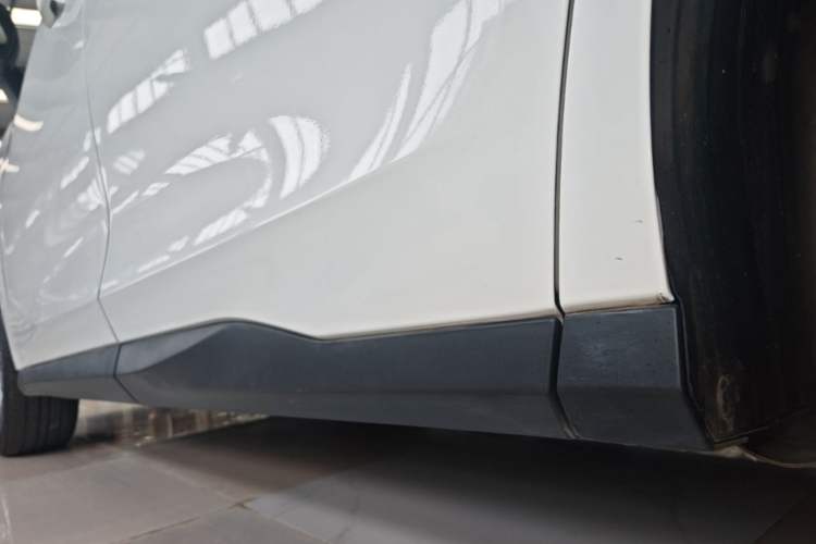 Used SAIC MAXUS G50 2019 1.5T Automatic Luxury Edition China VI Standard Left Side Sill