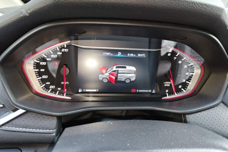Used SAIC MAXUS G50 2019 1.5T Automatic Luxury Edition China VI Standard Odometer Close Up