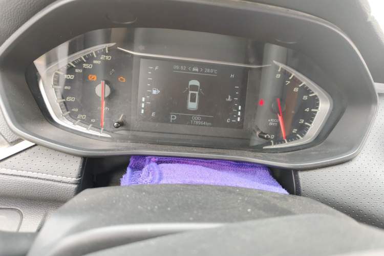 Used SAIC MAXUS G50 2019 1.5T Automatic Elite Edition China VI Standard Odometer Close Up