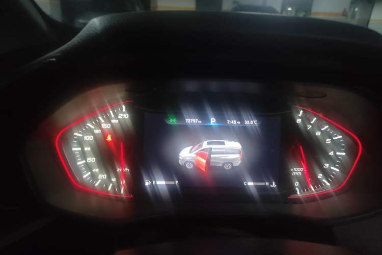 Used SAIC MAXUS G50 2019 1.5T First Edition Automatic Luxury Version 7 Seats Odometer Close Up