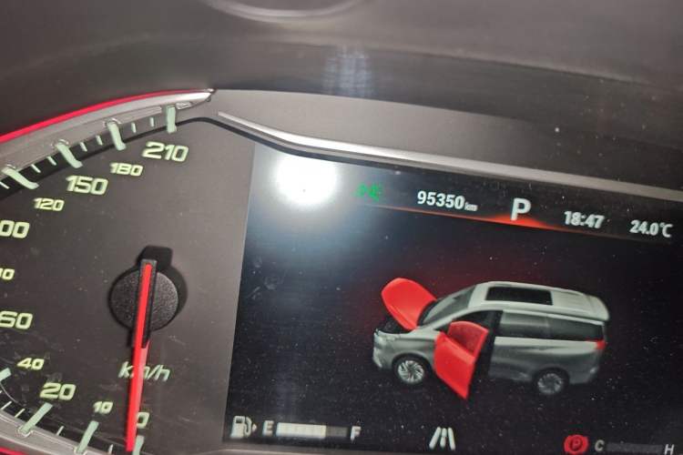Used SAIC MAXUS G50 2019 1.5T Automatic Luxury Edition China VI Standard Odometer Close Up