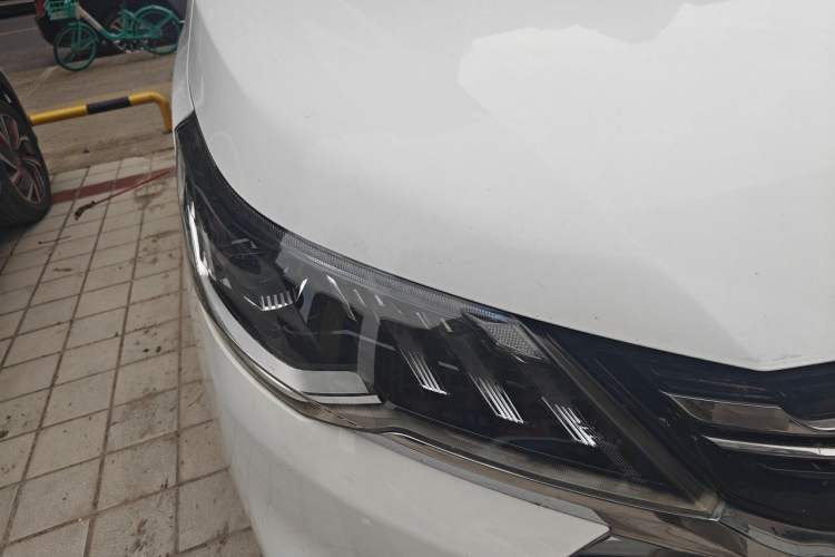 Used SAIC MAXUS G50 2019 1.5T Automatic Elite Edition China VI Standard Right Front Headlight