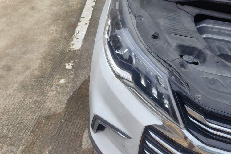 Used SAIC MAXUS G50 2019 1.5T Automatic Luxury Edition China VI Standard Right Front Headlight