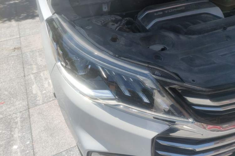 Used SAIC MAXUS G50 2019 1.5T Automatic Elite Edition China VI Standard Right Front Headlight