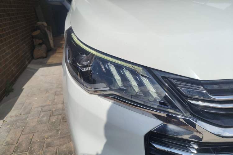 Used SAIC MAXUS G50 2019 1.5T Automatic Elite Edition China V Standard Right Front Headlight