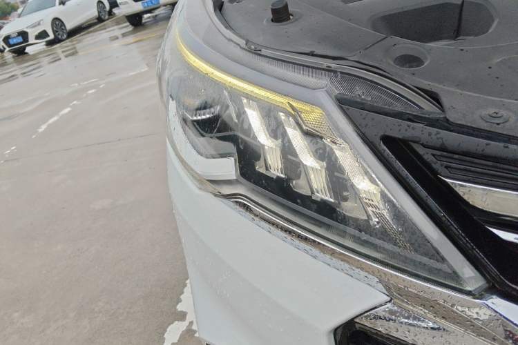 Used SAIC MAXUS G50 2019 1.5T First Edition Automatic Luxury Version 7 Seats Right Front Headlight