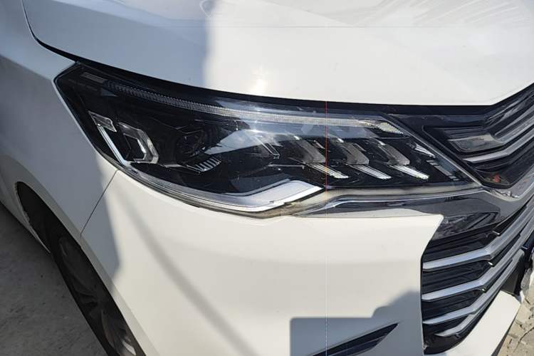Used SAIC MAXUS G50 2019 1.5T Automatic Elite Edition China VI Standard Right Front Headlight